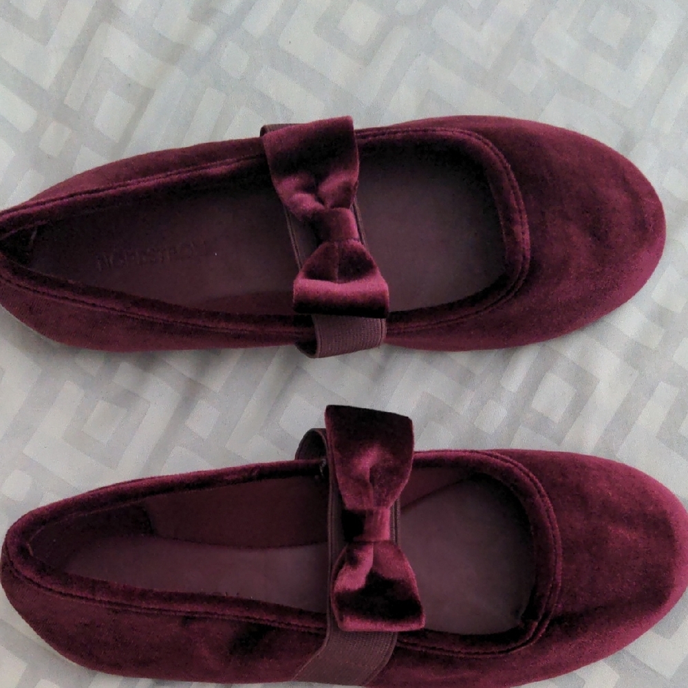 Nordstrom Red Flats with Rounded Toe and Bow